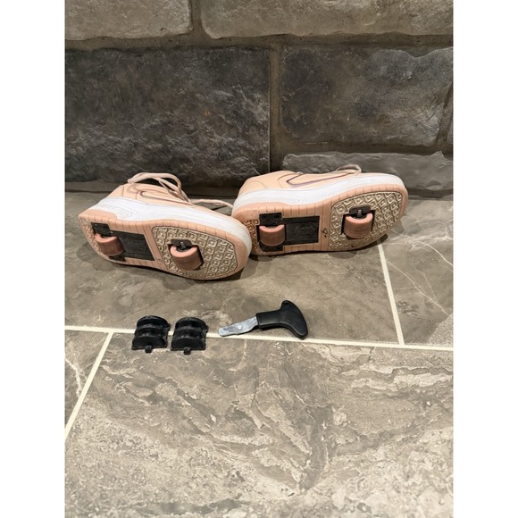 Miya-Miya Roller Skate Shoes Girl's Pink Kids Size 1 Adjustable Rollers Button - Picture 5 of 16